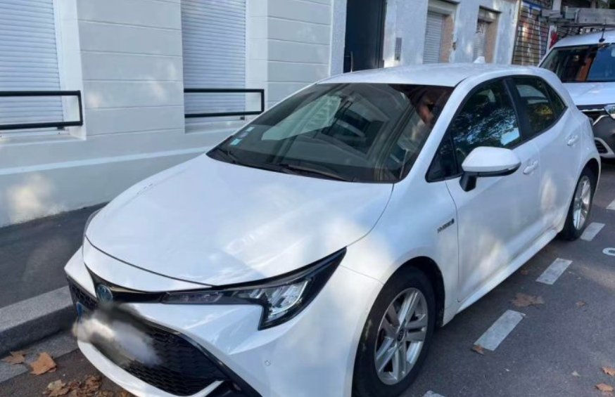 【小巴黎】出售自用Toyota Corolla Hybride