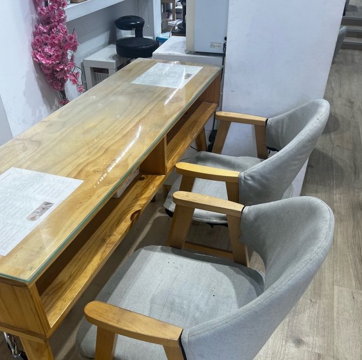 【马德里】美甲店二手设备及装饰品出售