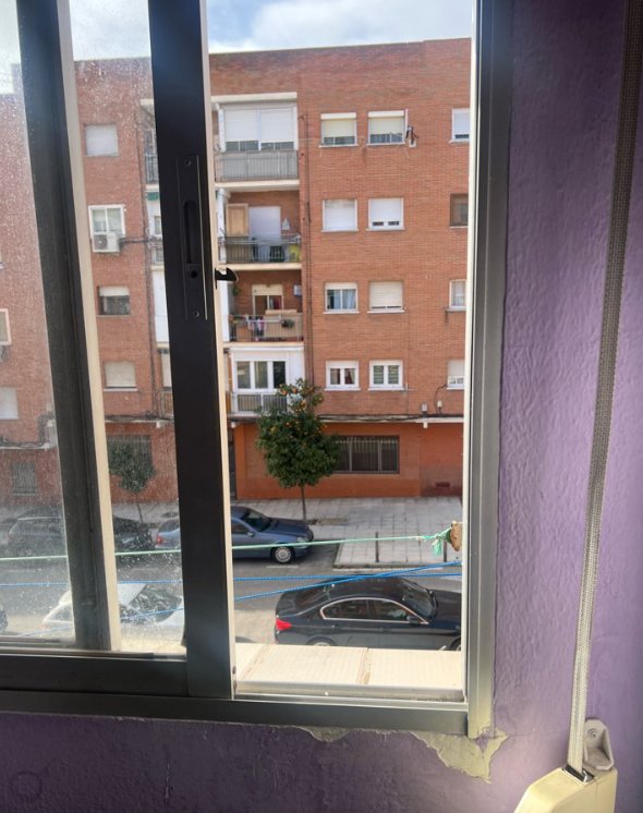 【Getafe】地铁口附近大房间出租（空气好，交通方便）