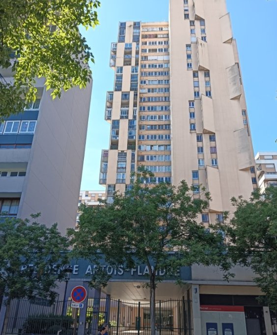 【巴黎十九区】Crimee地铁口三房一厅出售（72平+8平阳台，双厕所，带车库/3个Cave）