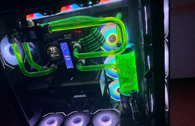 【维罗纳】出售二手技嘉超级雕水冷电脑