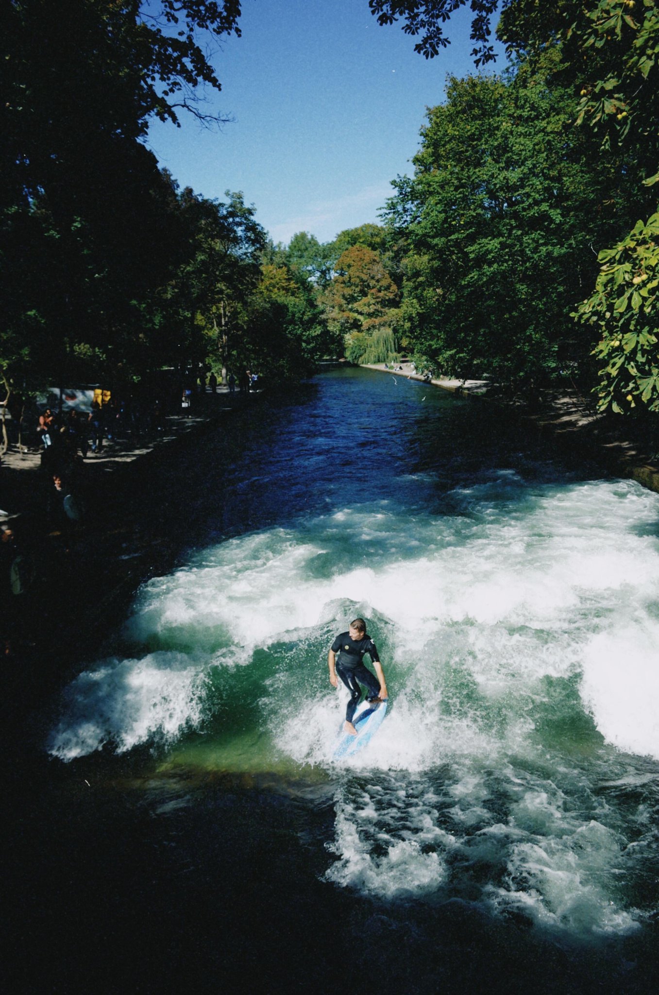 Englischer Garten｜慕尼黑Day1，绝佳天气在英国花园啃面包的午后