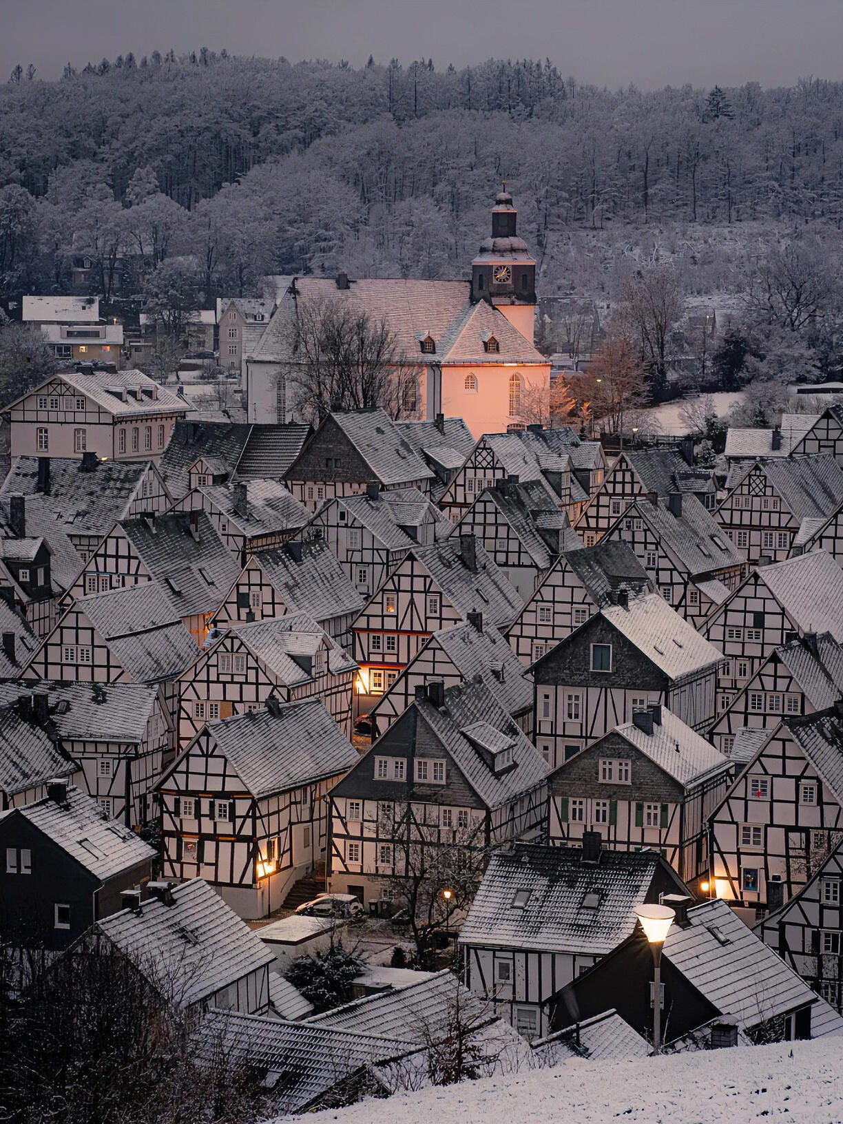 雪后德国Freudenberg，像童话书里的房子