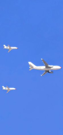 值此西班牙国庆之际，我代表个人在工位上对领空进行了非正式巡视