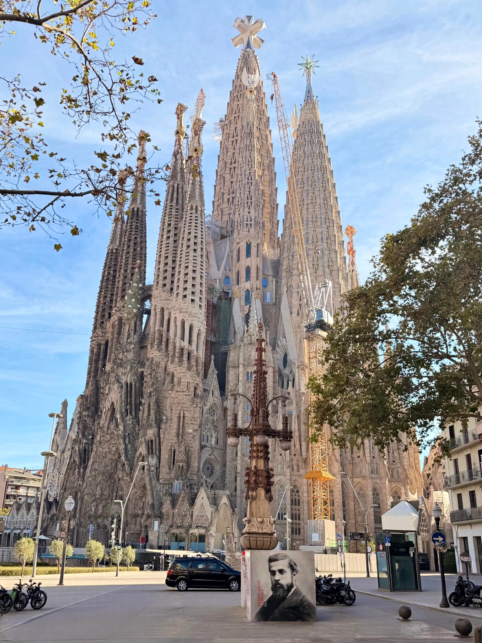 Hola Barcelona｜巴塞你美！圣家堂和主教堂，落日八点的chill城市
Hola Barcelona｜巴塞你美！圣家堂和主教堂，落日八点的chill城市