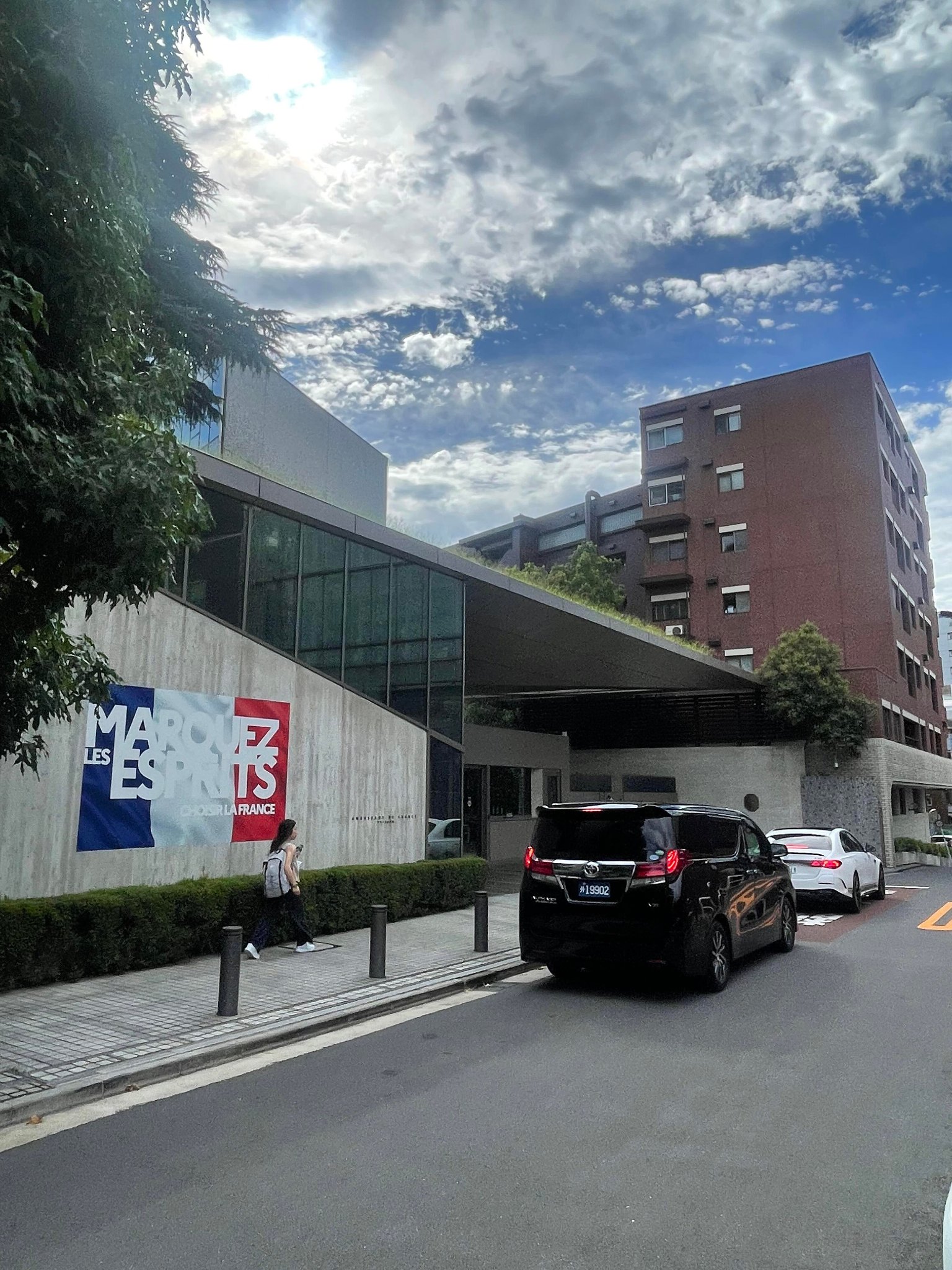 东京法国签证处递签记录｜等了半个月状态没变，催签后当天变绿