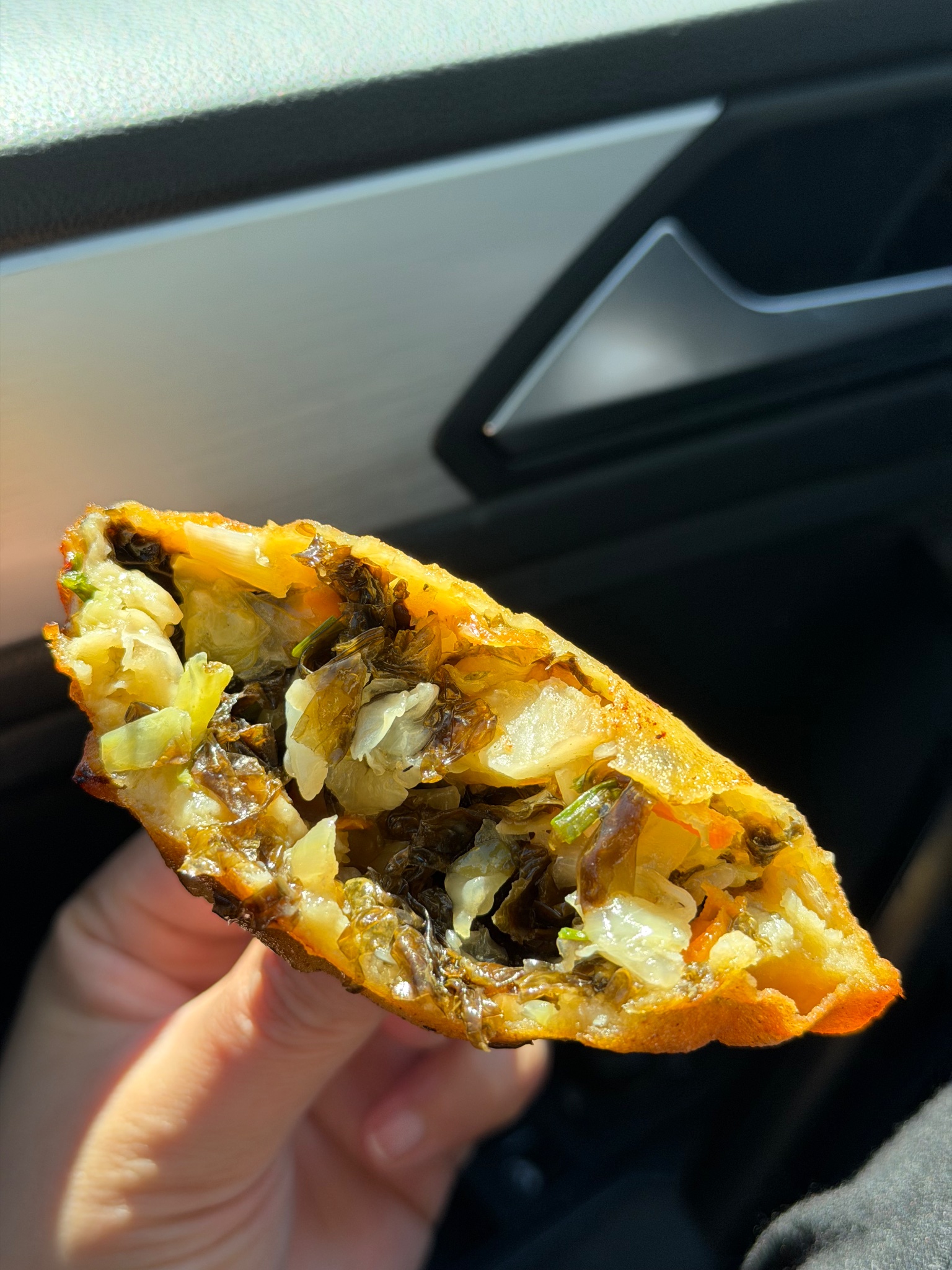 今天午餐是香香软软的海蛎饼～3欧一个又便宜又好吃😋