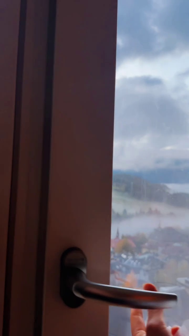 在多洛米蒂住进了童话小镇｜云海就在窗外