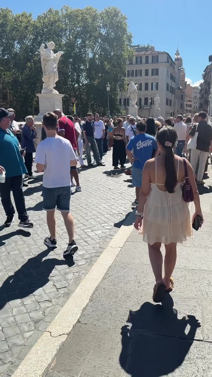 意大利罗马｜球呢？街头的猜球游戏，让我想起小时候的弹珠骗局