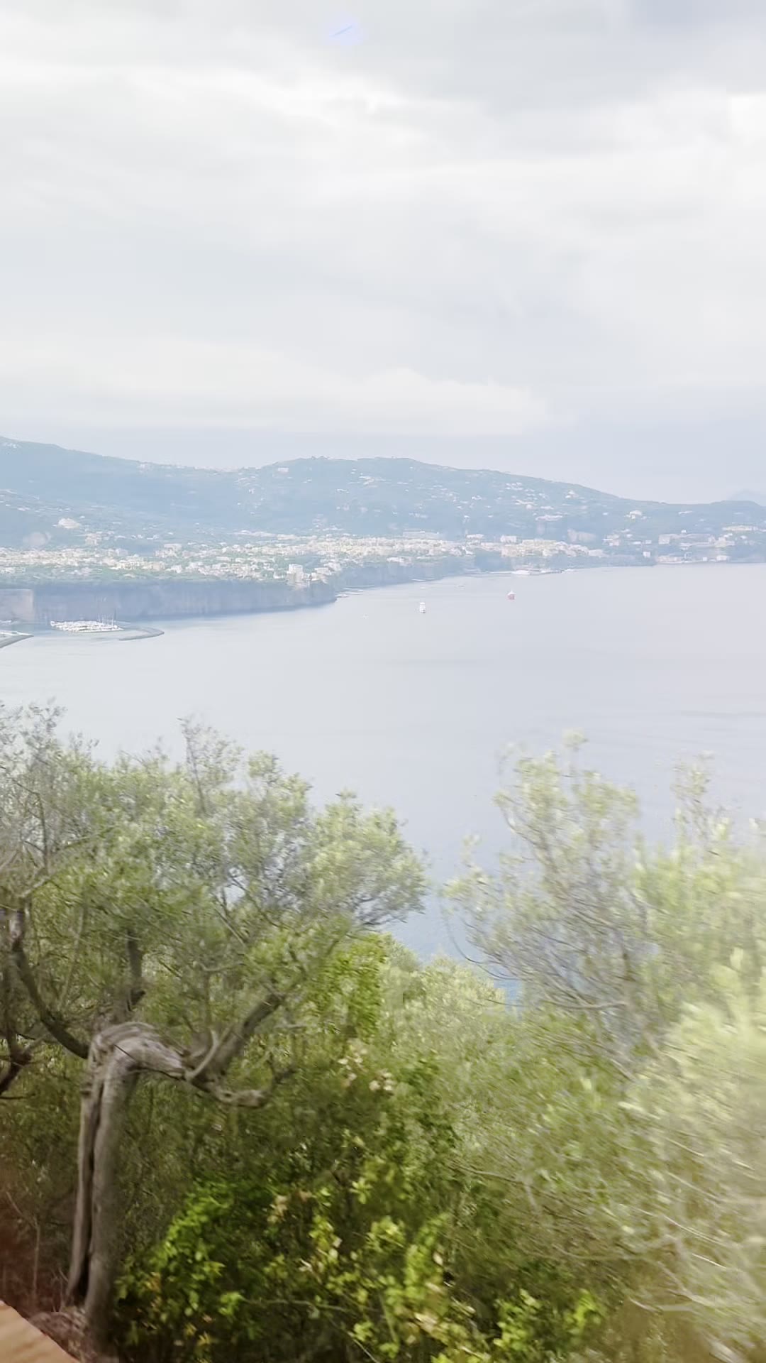 听说，那不勒斯海是电影级的蓝🌊