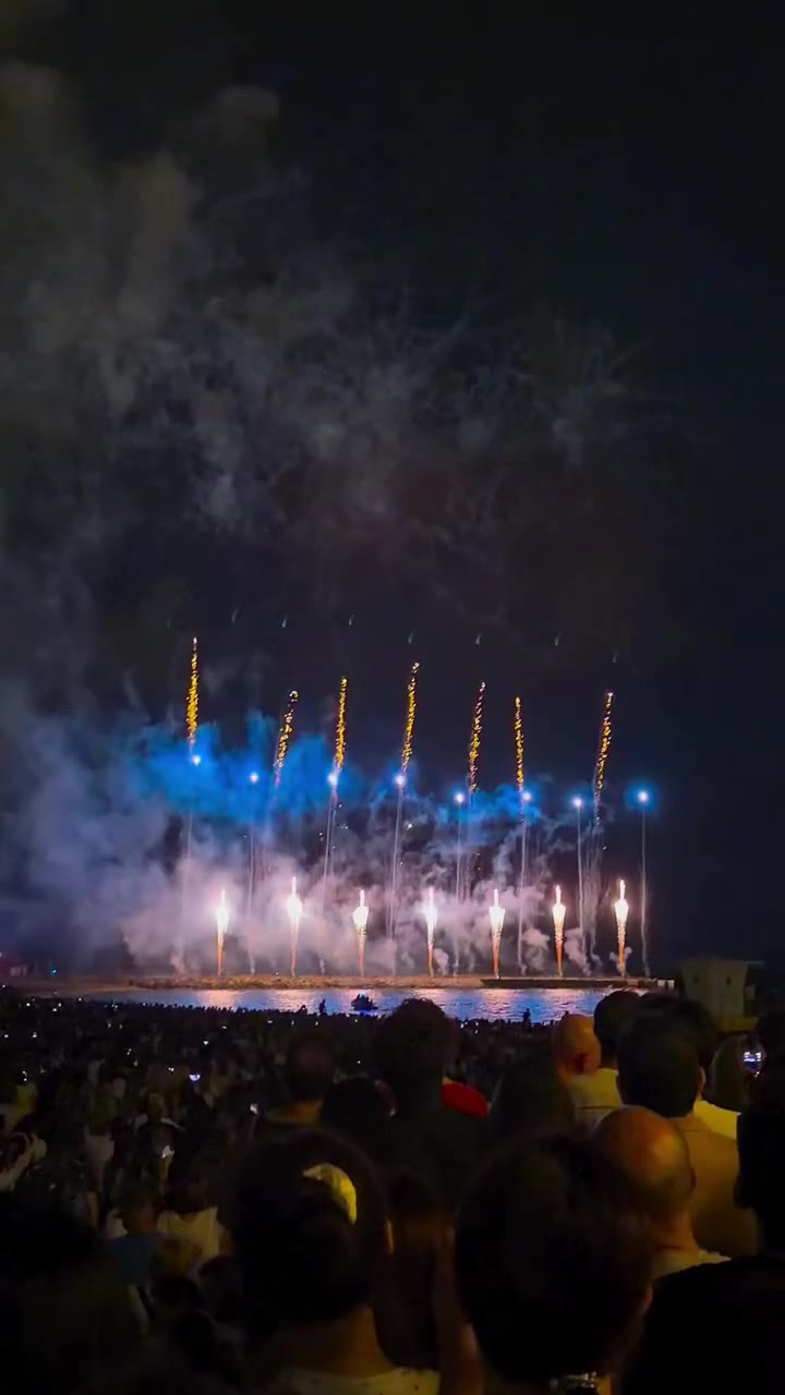 九月底在西班牙盛大的烟花end｜圣梅尔塞节烟花秀