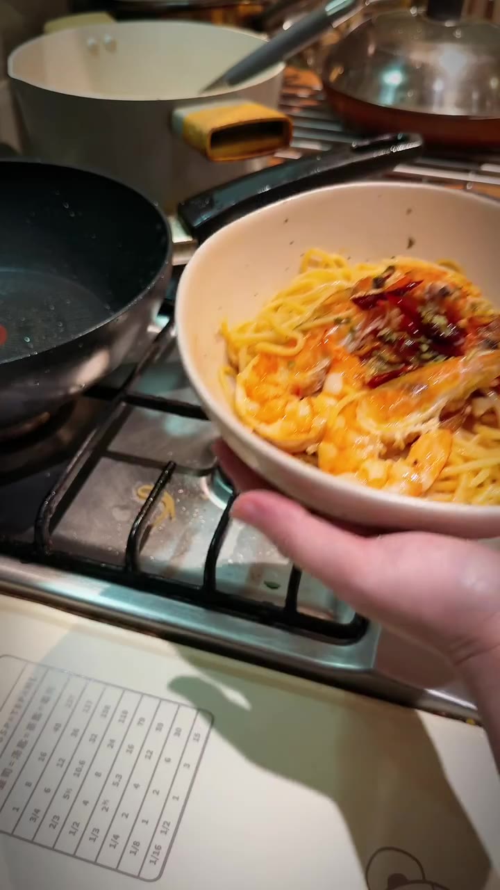 中西结合｜10分钟搞定蒜香香辣大虾意粉