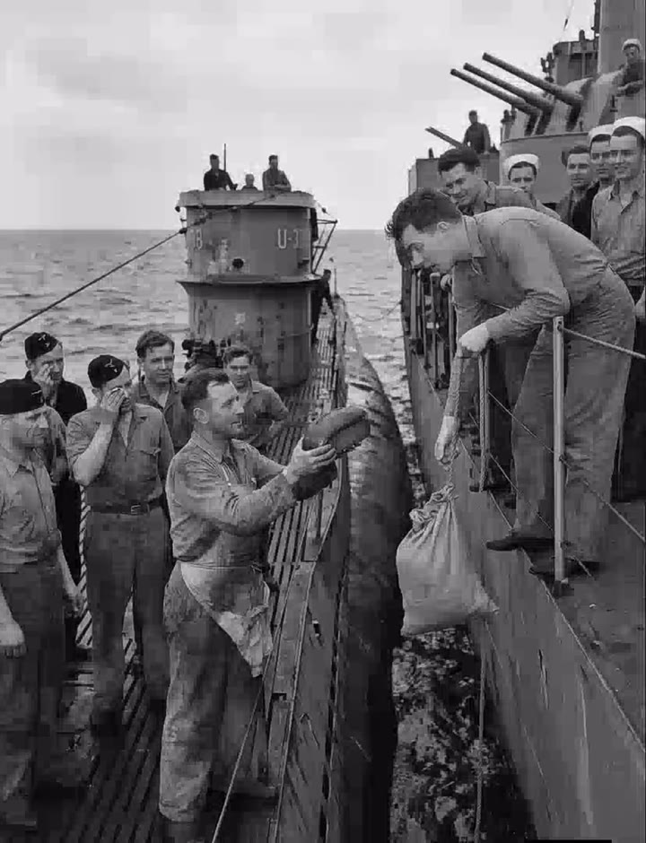 45岁的德国U型潜艇兵乔治｜1945年投降时，用刚出炉的面包换了一杯咖啡