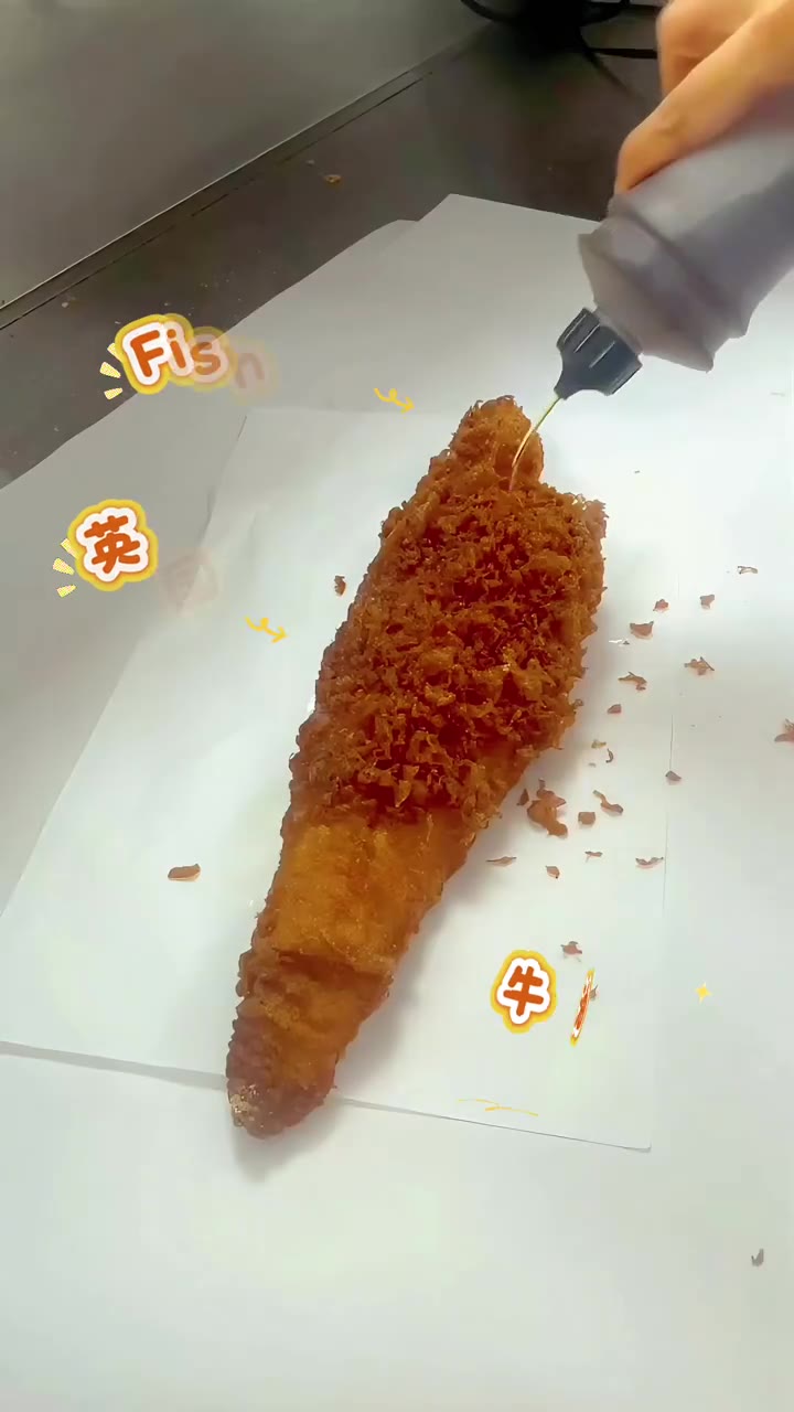 英国牛油炸鱼薯条就得加盐加醋才更美味
