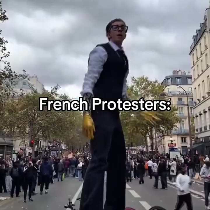 法国需要各种超级英雄，法国更需要拿破仑！