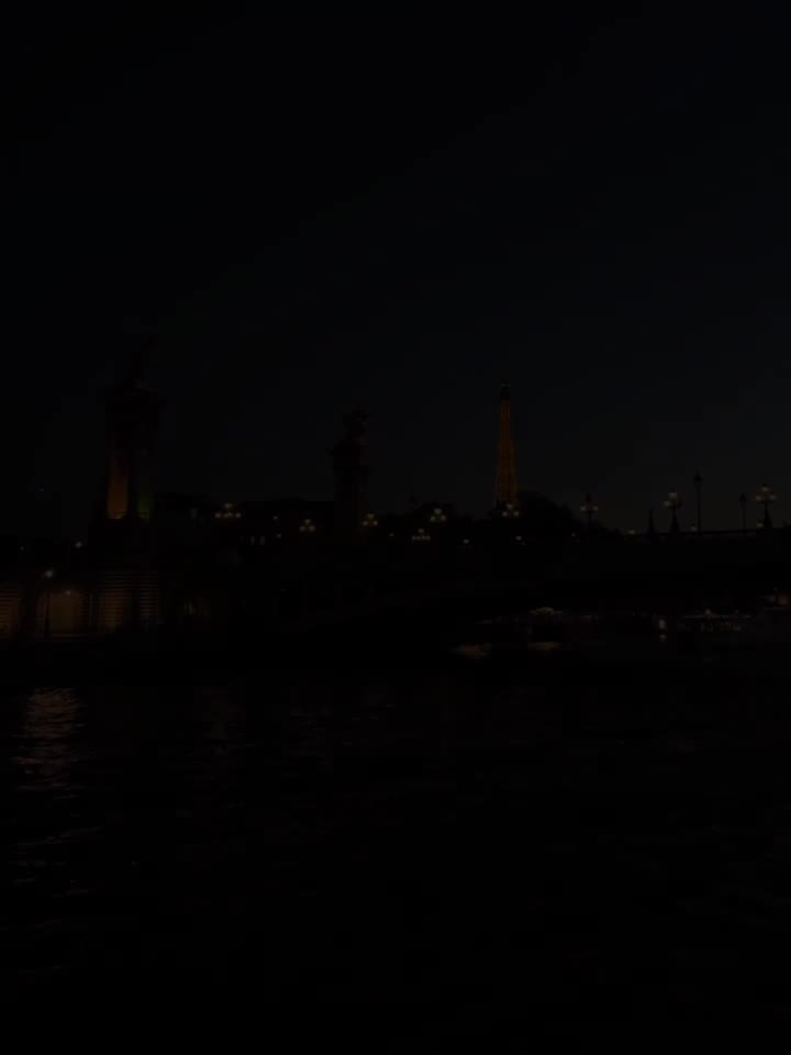 夜访巴黎｜浪漫不是从白天开始的