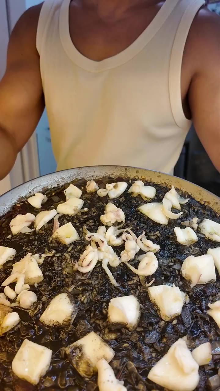 黑黢黢的西班牙墨鱼饭｜居然比海鲜饭还好吃