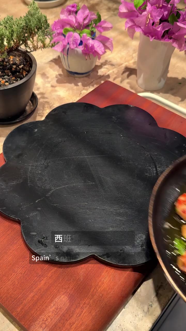 西班牙国民级bistro｜蒜香油浸虾，下酒菜天花板
