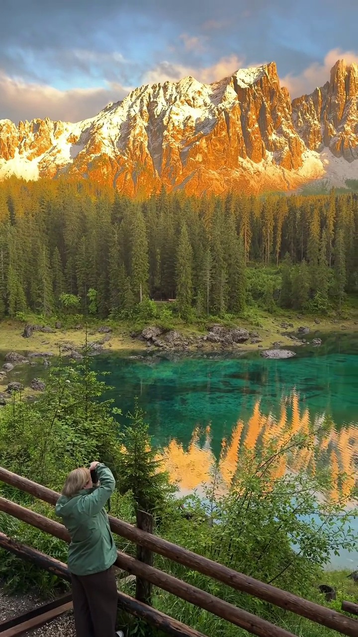 多洛米蒂的秋天！！杀疯了！！！！走进LagoDiCarezza的秋天深处🏔️