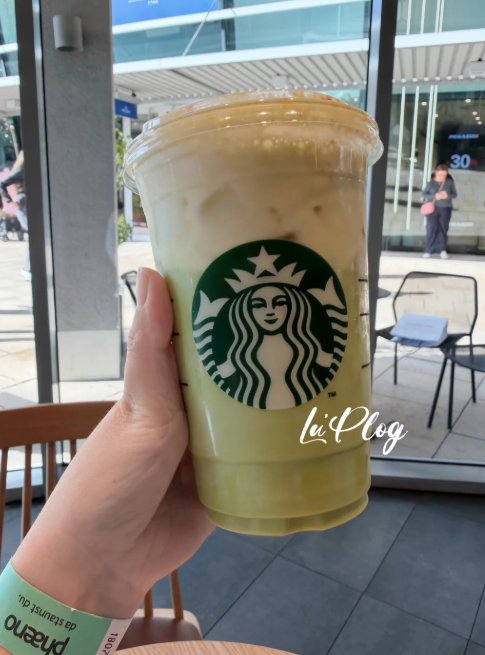 德国星巴克秋季新品｜抹茶稍淡，但买一送一喝得很爽