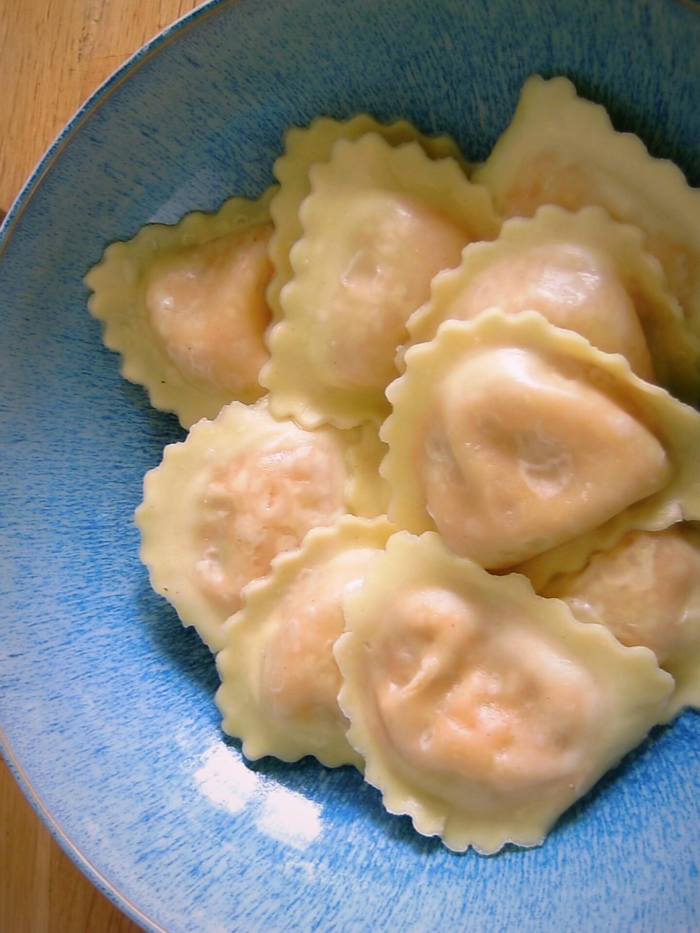在家吃Ravioli｜油浸日晒番茄水牛马苏里拉奶酪意大利饺子，超市买的预制鲜饺，清爽适合夏天