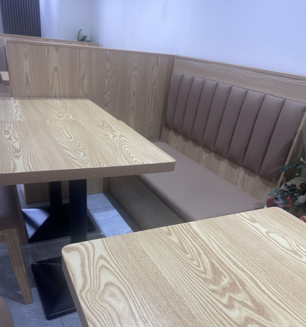【伦敦】出售九成新餐饮桌椅
