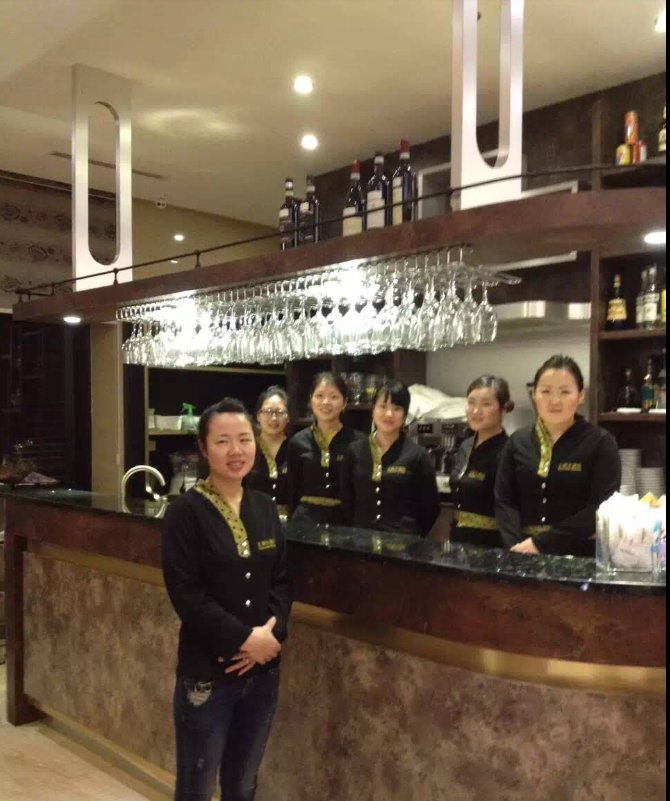 都灵王朝大酒店