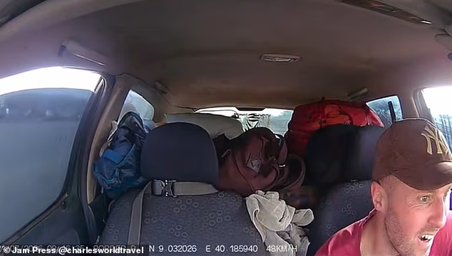 英国旅行博主埃塞俄比亚自驾遭枪击：脚后跟中弹，仍狂开500公里