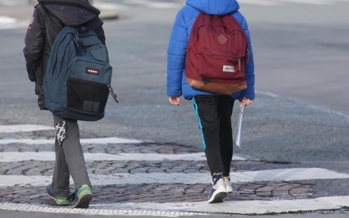 警惕青少年日历诈骗！法国多地市镇发出警报