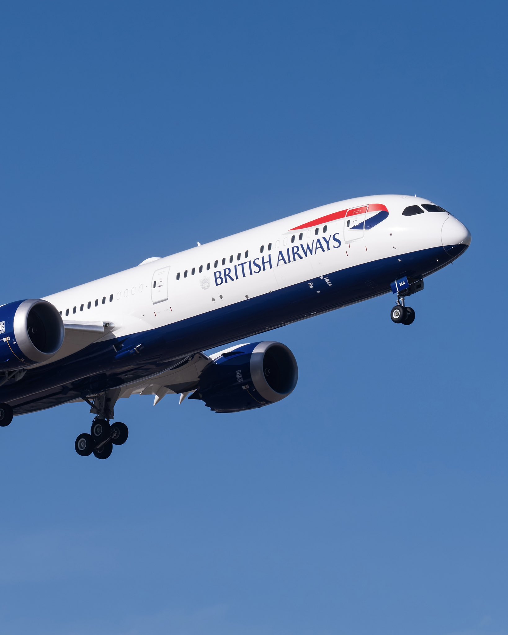 英国航班系统故障致超2000架次航班取消，数十万旅客可能无权获赔