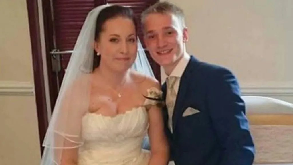 巴哈马遇难英国母亲生前正庆祝结婚十周年 丈夫讲述事发经过
