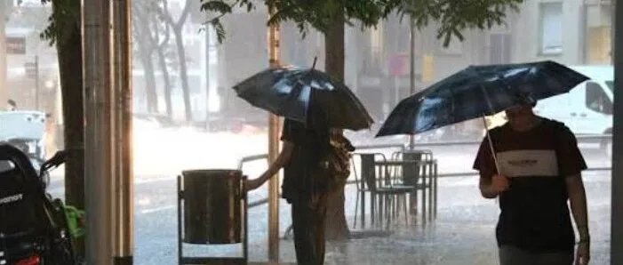 加泰罗尼亚遭遇严重暴雨洪灾：2人死亡、1人失踪，多地交通与学校受影响