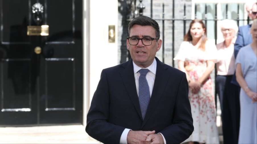 英国首相伯纳姆会见泽连斯基 公布多项对乌支援措施