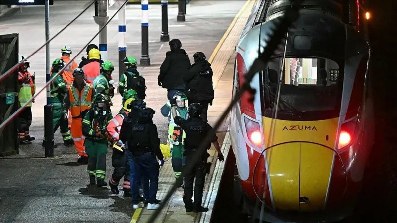 英国火车大规模刺伤案嫌疑人承认12项故意伤害罪 否认谋杀未遂