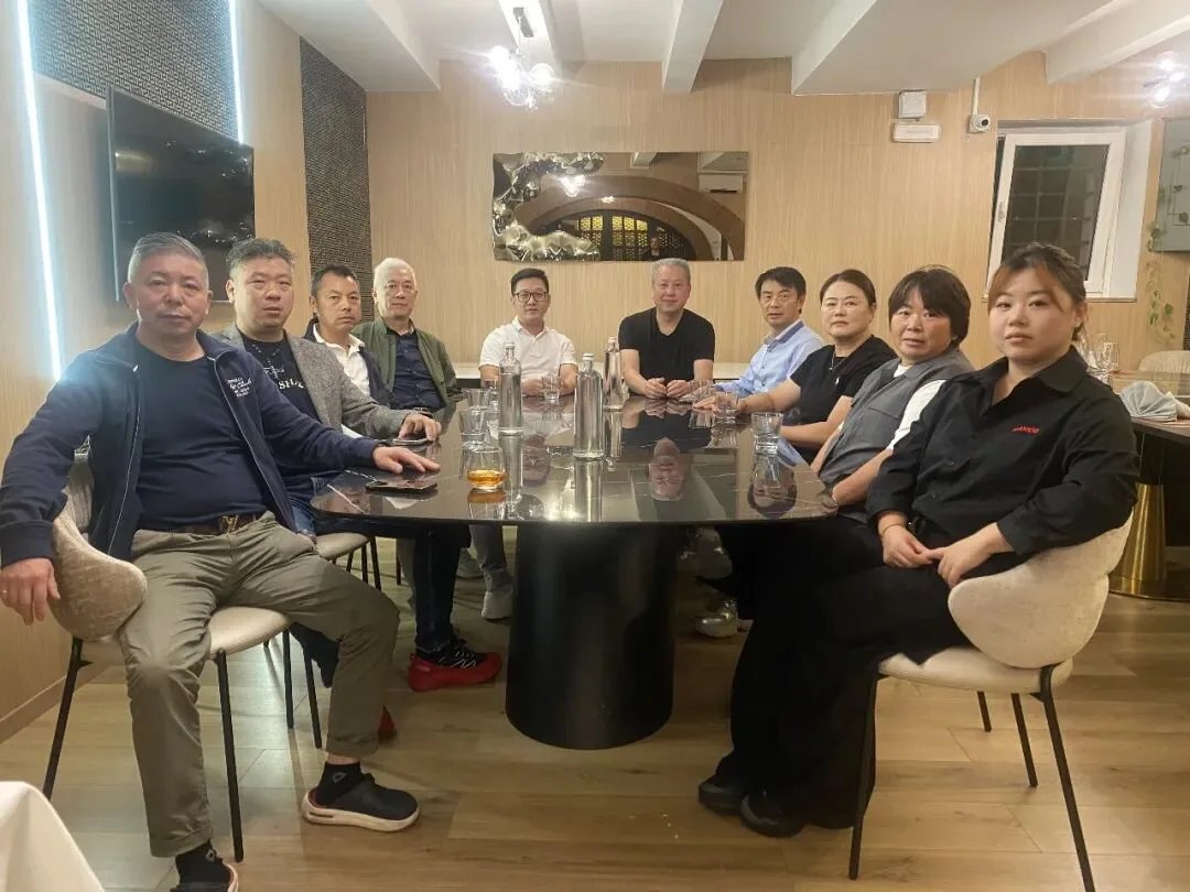 意大利东北四省华联总会举行庆祝国庆座谈会