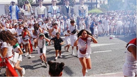 西班牙北部节日烟花失误射向人群，致50人受伤