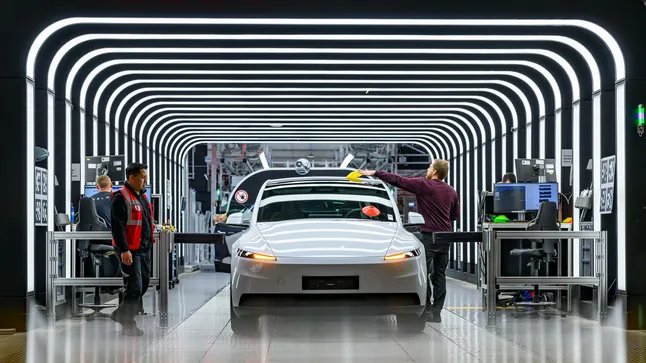 特斯拉三季度利润暴跌四成三 马斯克确认与太空探索技术公司探讨合并