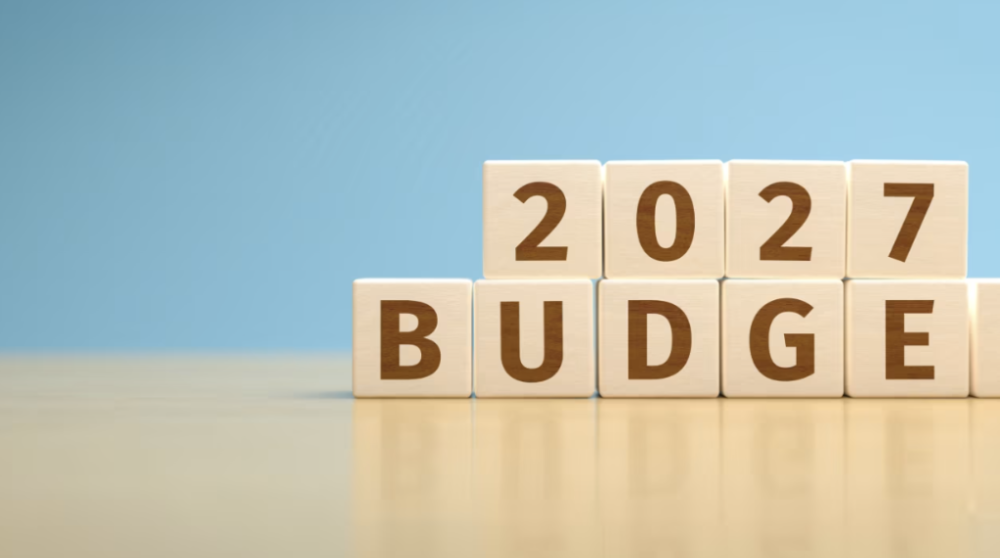 2027年法国预算或削减家庭福利？多项节省开支方案引发家庭组织担忧