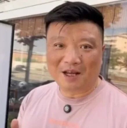 华人拉面馆老板靠一张脸火遍全网——“中国伦齐”意外走红