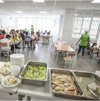 西班牙超120万贫困风险儿童无法享受学校食堂补助