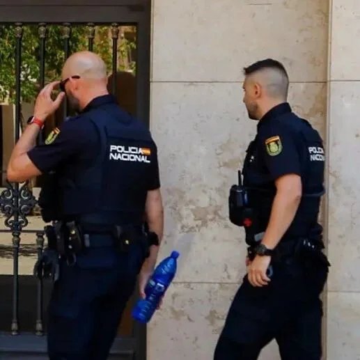 西班牙发生“假警察”劫车案，近百万欧元Inditex服装被盗