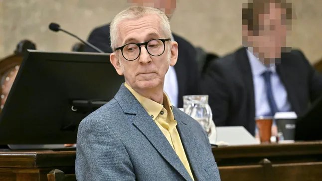 奥地利喜剧演员金特·帕尔因性侵儿童被判三年监禁