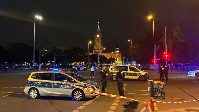 柏林米特区警车追逐后开枪 一司机腿部中弹
