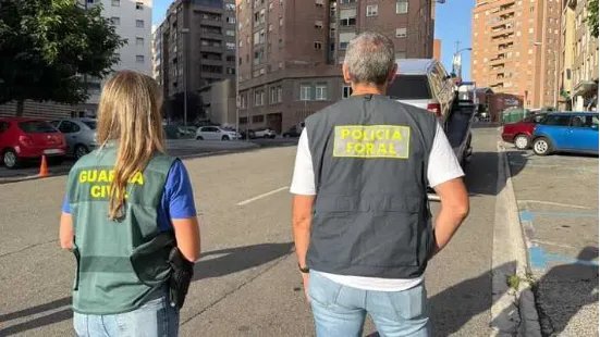 三家华人店老板被捕，勾结超市员工大量收赃上千瓶酒类