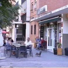 瓦伦西亚酒吧血案：男子请陌生女子喝酒，被其伴侣挥刀刺死