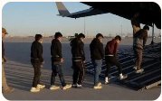 5名华人遣返羁押期间离世，引发关注