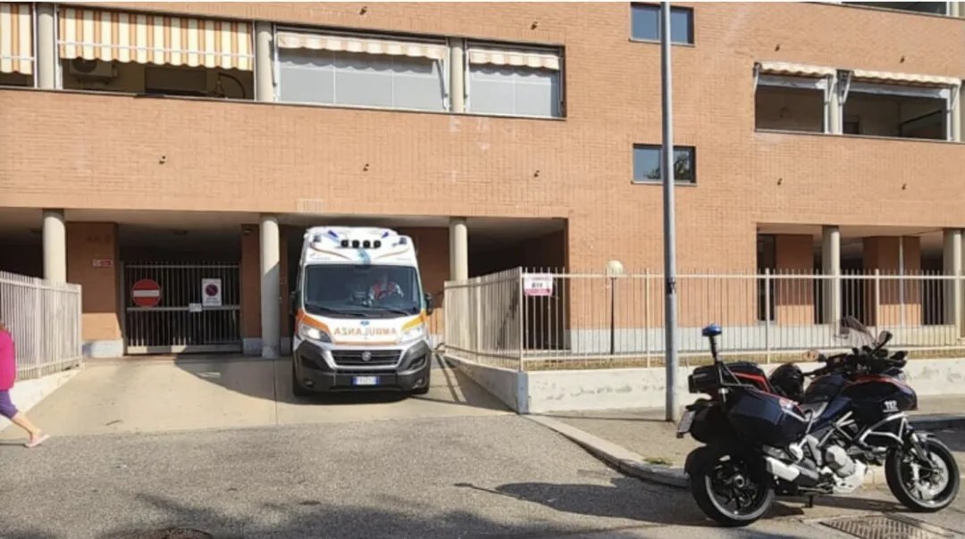 都灵一名男子从十楼跳下身亡，事发前夫妻激烈争吵