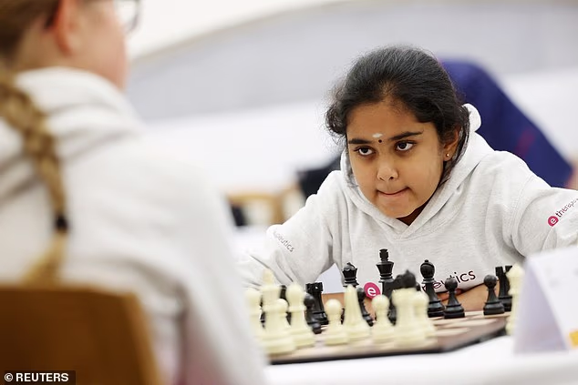 11岁神童登顶！英国最年轻女子国际象棋冠军诞生