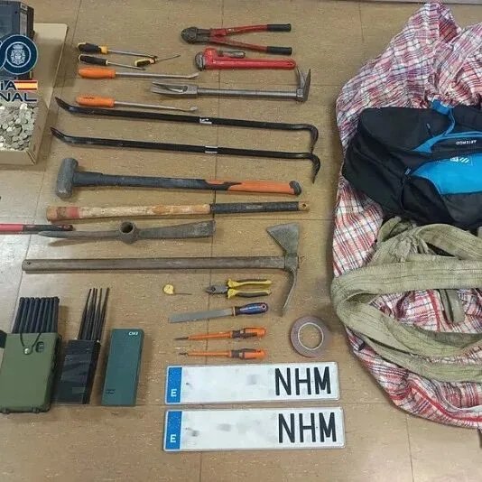马德里警方捣毁职业盗窃团伙，涉15起案件，盗走价值7.3万欧元化妆品