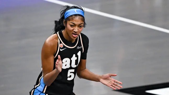 WNBA球星里斯赛场遭球迷求婚 回应“这辈子不行”